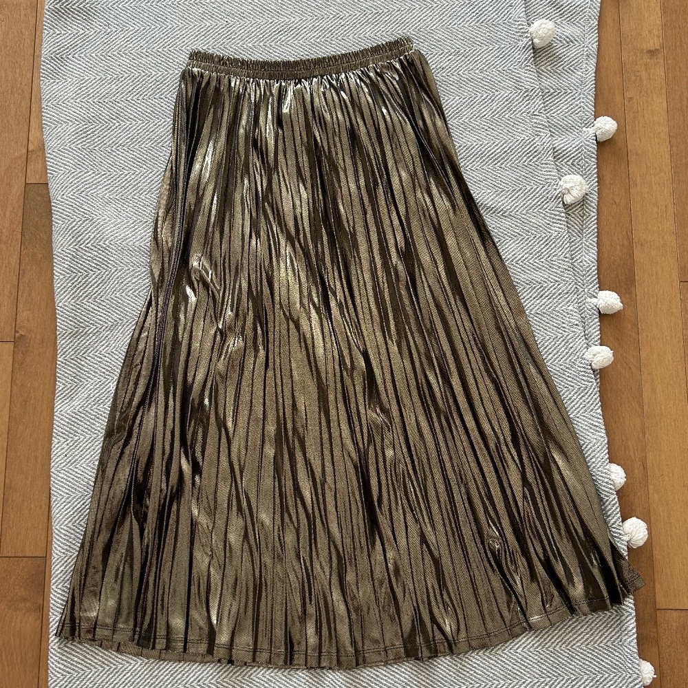 Suzy Shier⎪Gold Metallic Pleated Skirt